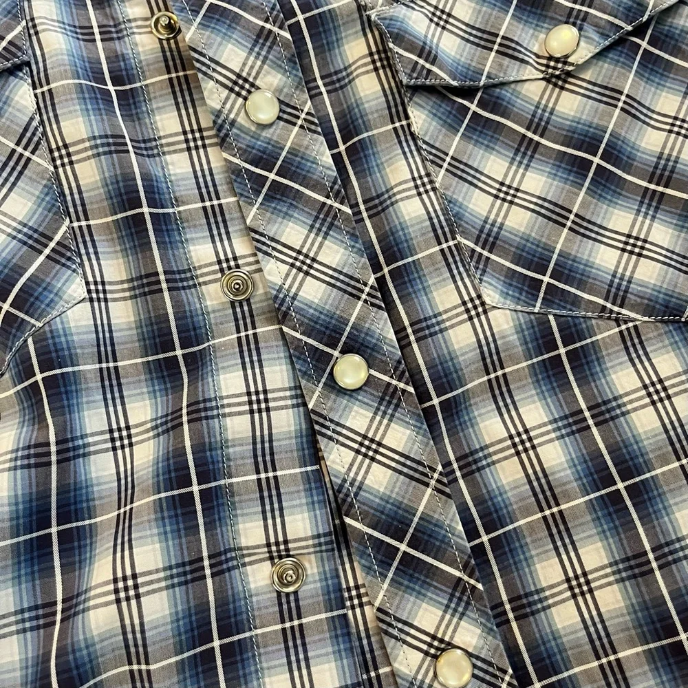Banana Republic snap down